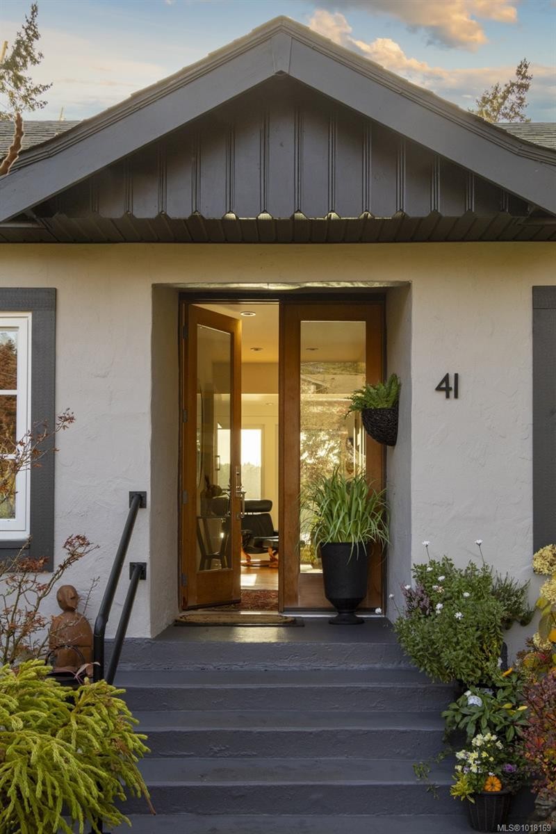 41 Tovey Cres, View Royal, BC