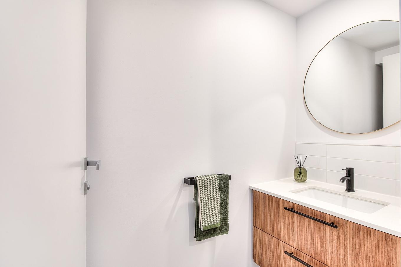 Salle d'eau - A104-2615 Rue Augustin-Cantin, Montréal (Le Sud-Ouest), QC - Indoor Photo Showing Bathroom