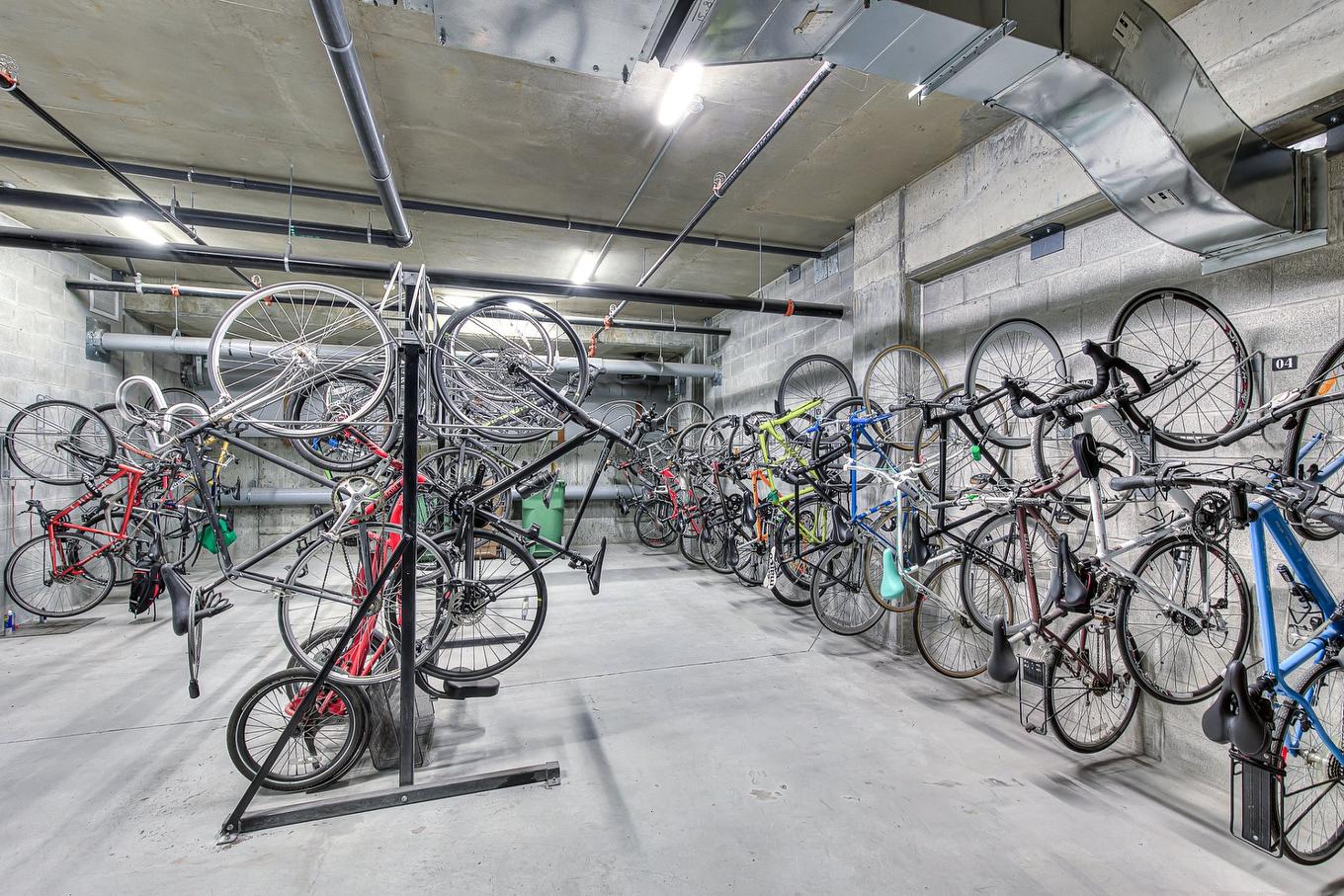 Autre - A104-2615 Rue Augustin-Cantin, Montréal (Le Sud-Ouest), QC - Indoor Photo Showing Garage