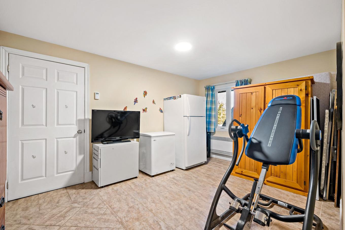 Salle familiale - 1135 Ch. Du Tour-Du-Lac, Nominingue, QC - Indoor