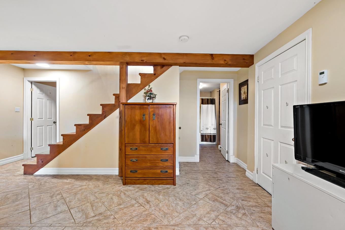 Salle familiale - 1135 Ch. Du Tour-Du-Lac, Nominingue, QC - Indoor Photo Showing Other Room