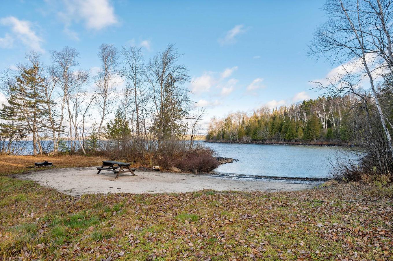 Accès au plan d'eau - 1135 Ch. Du Tour-Du-Lac, Nominingue, QC - Outdoor With View
