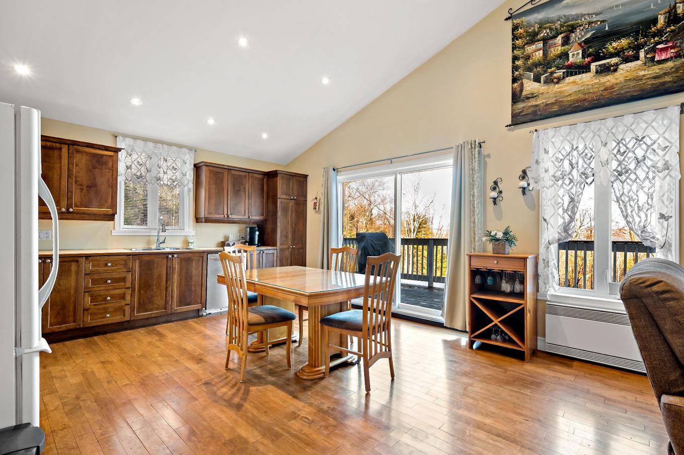 Salle à manger - 1135 Ch. Du Tour-Du-Lac, Nominingue, QC - Indoor Photo Showing Dining Room