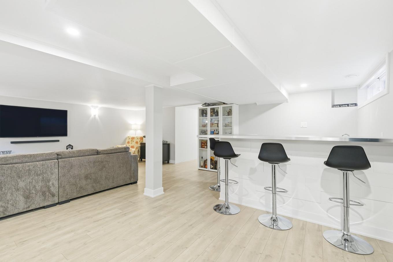 Salle de jeux - 323 Rue St-Hubert, Saint-Jean-Sur-Richelieu, QC - Indoor