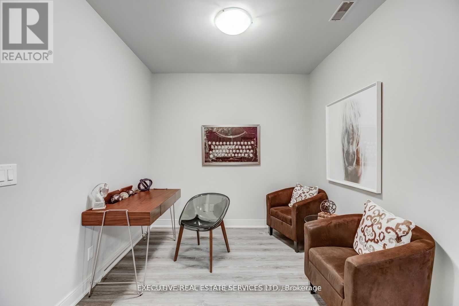 807 - 150 Main Street, Hamilton, ON - Indoor Photo Showing Other Room