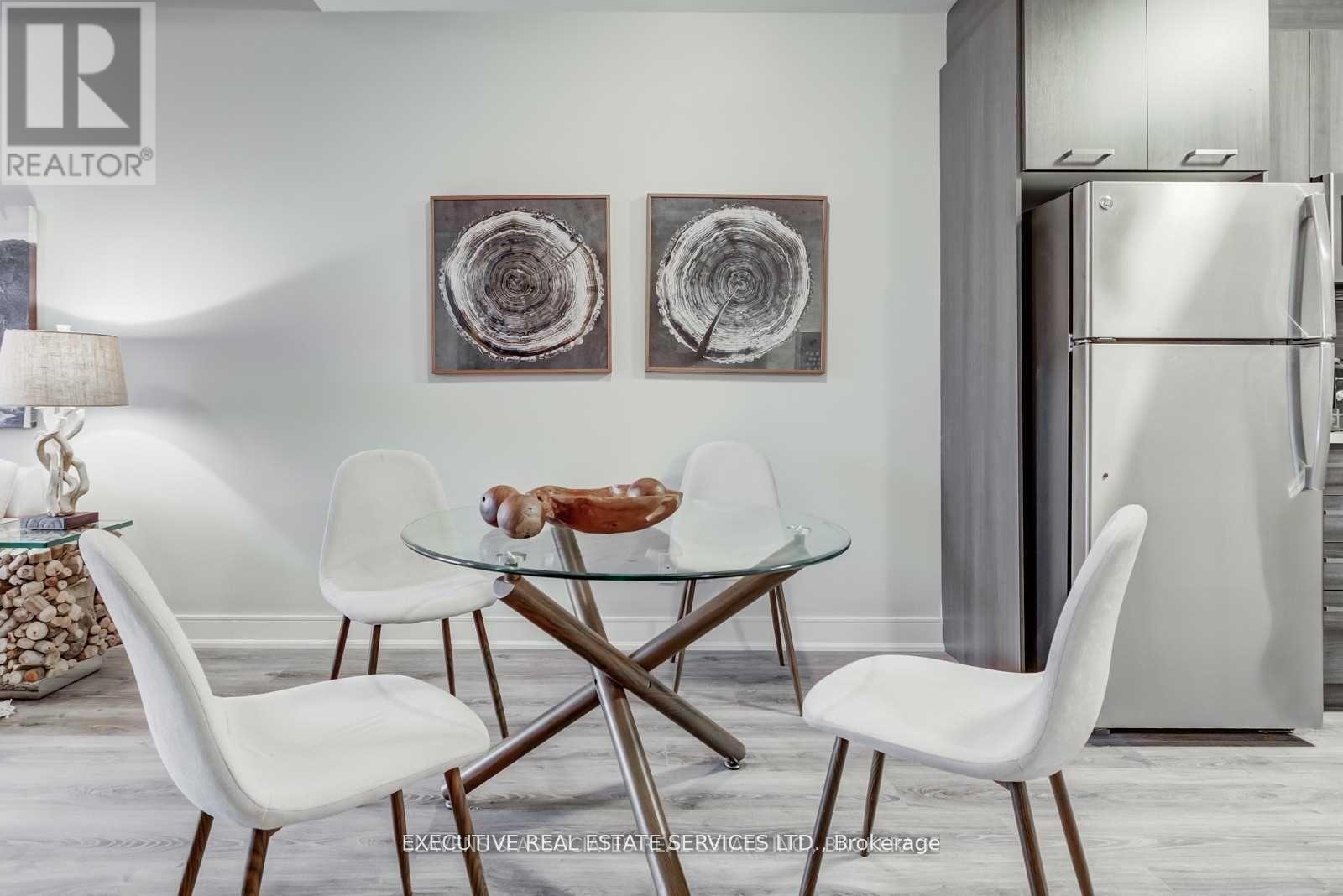 807 - 150 Main Street, Hamilton, ON - Indoor Photo Showing Dining Room