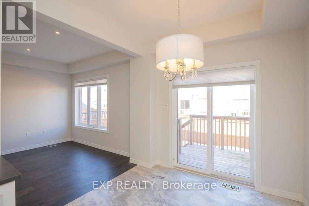 33 Dunrobin Lane, Grimsby, ON - Indoor Photo Showing Other Room