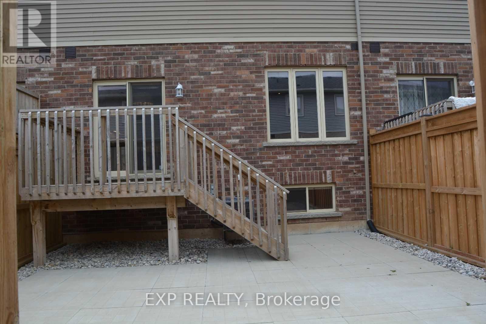 33 Dunrobin Lane, Grimsby, ON - Outdoor With Exterior