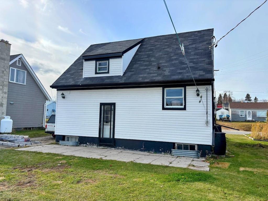 9 Shingwauk Drive, Manitouwadge, ON - Outdoor With Exterior