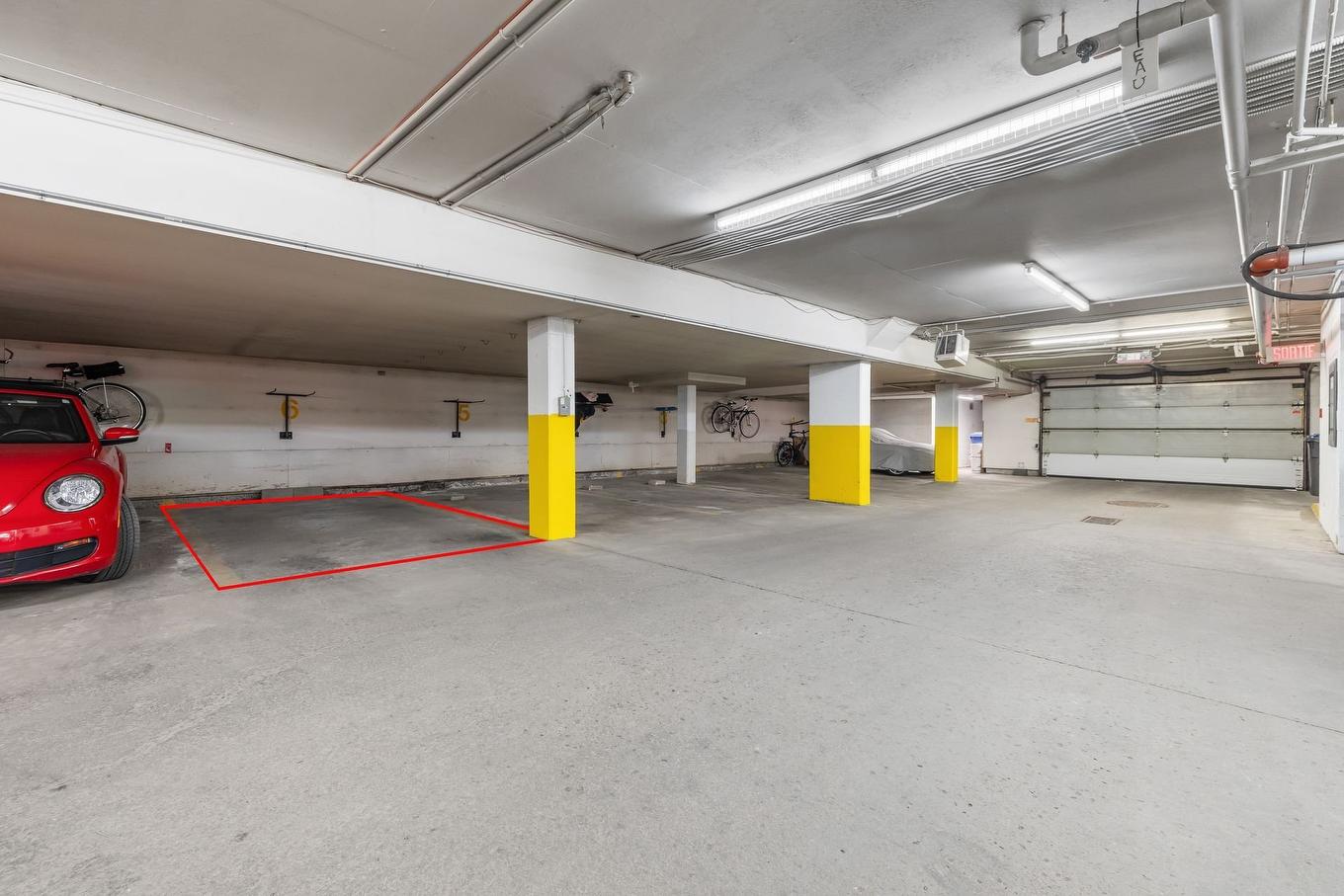 Garage - 405-6545 Rue St-Laurent, Lévis (Desjardins), QC - Indoor Photo Showing Garage