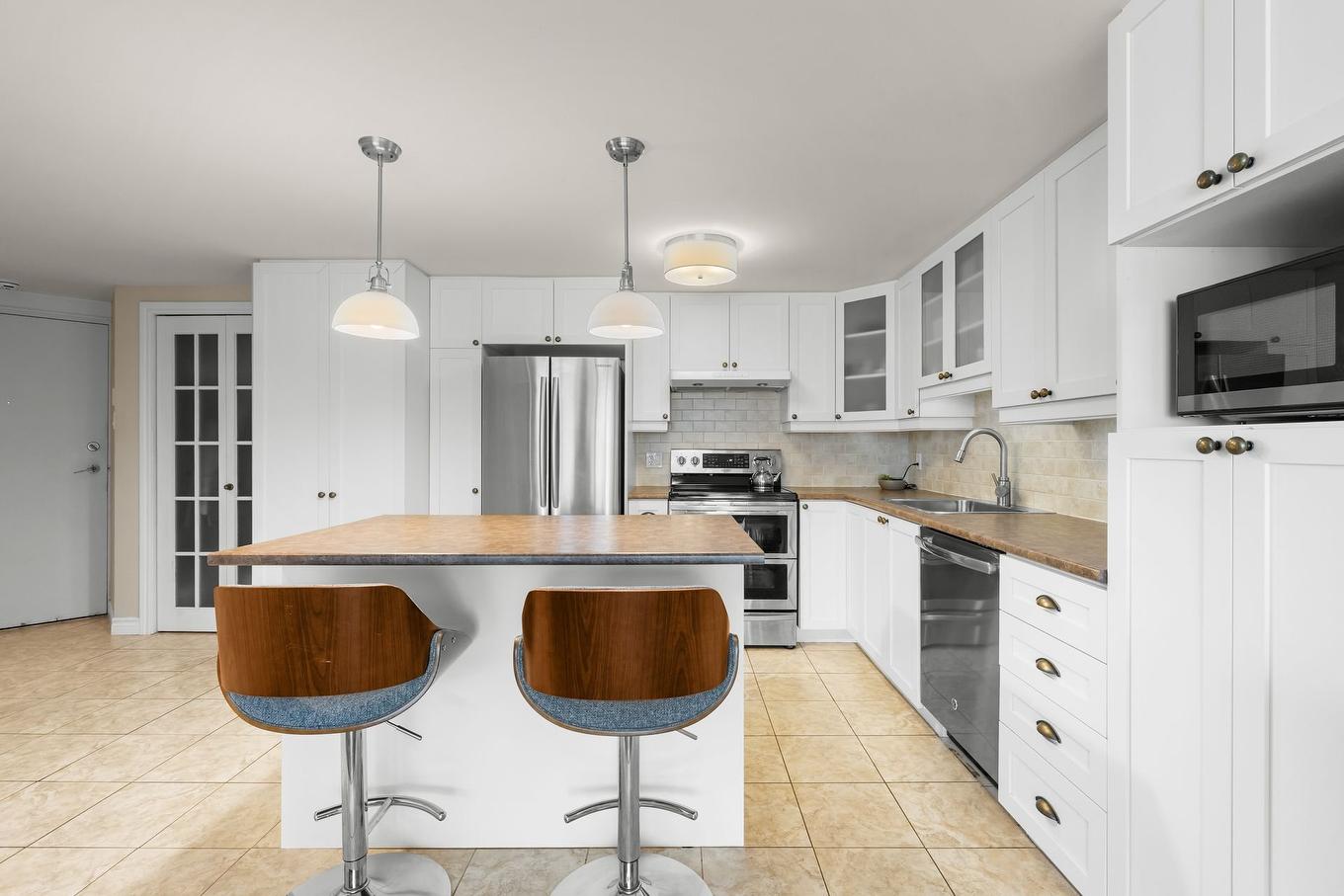 Kitchen - 405-6545 Rue St-Laurent, Lévis (Desjardins), QC - Indoor Photo Showing Kitchen With Upgraded Kitchen