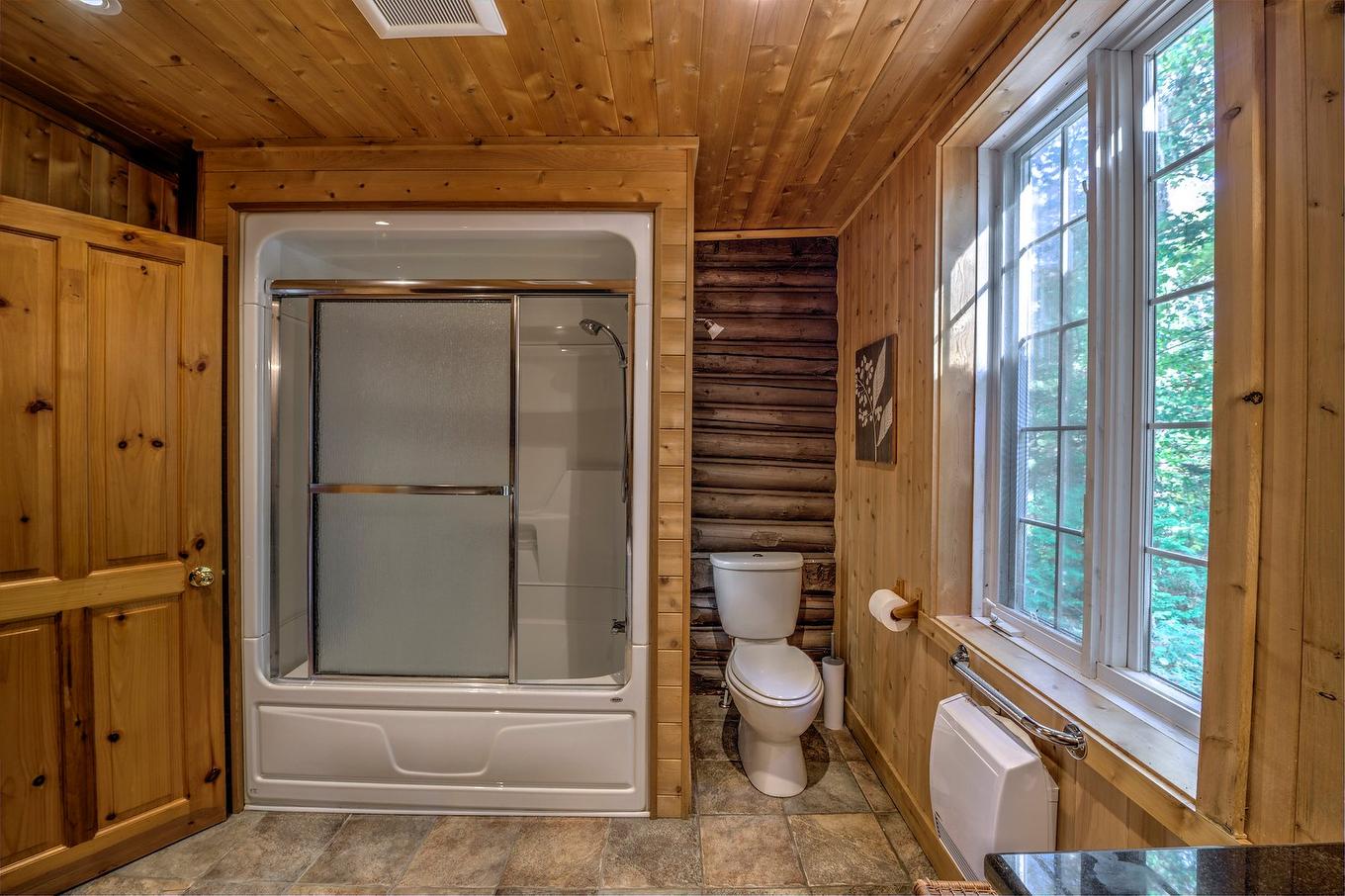 Salle de bains - 1747 Crois. Henri-Renaud, Prévost, QC - Indoor Photo Showing Other Room