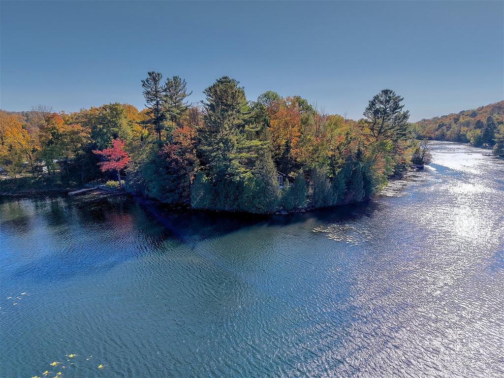 Photo aérienne - 1747 Crois. Henri-Renaud, Prévost, QC - Outdoor With Body Of Water With View