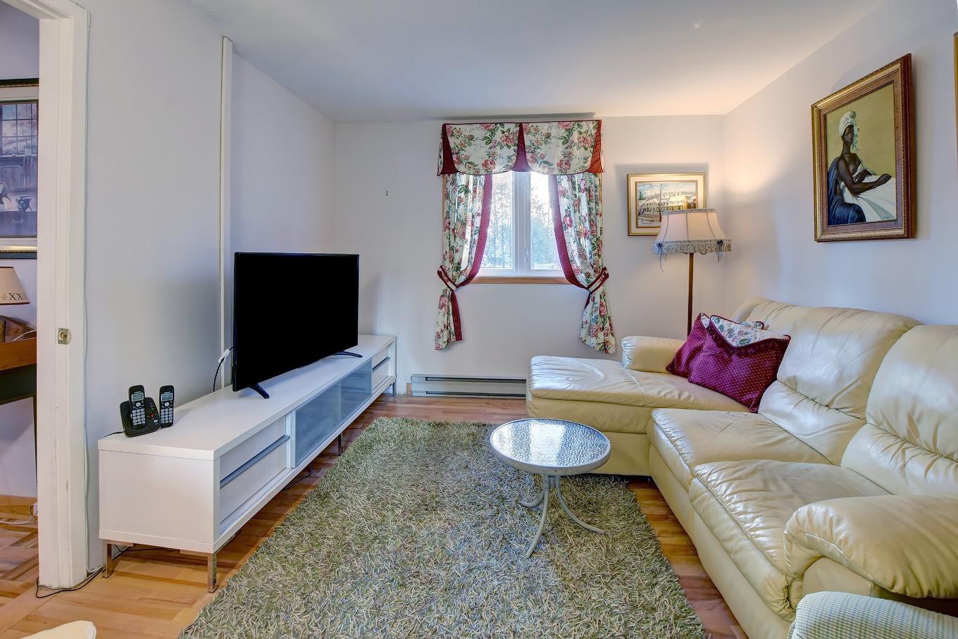 Salon - 1625 Rue Du Plateau-Simard, Sainte-Julienne, QC - Indoor Photo Showing Living Room