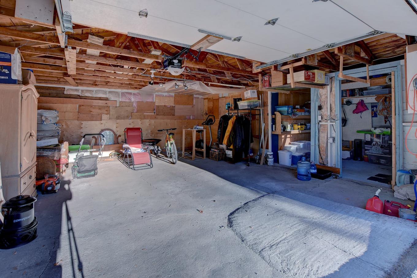 Garage - 1625 Rue Du Plateau-Simard, Sainte-Julienne, QC - Indoor Photo Showing Garage
