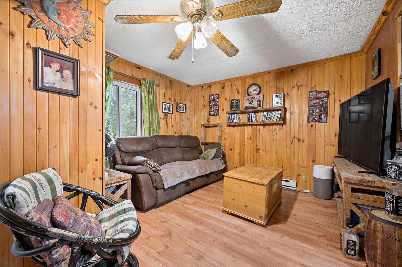 Living room - 121 Crois. Des Trois-Lacs, Lantier, QC - Indoor
