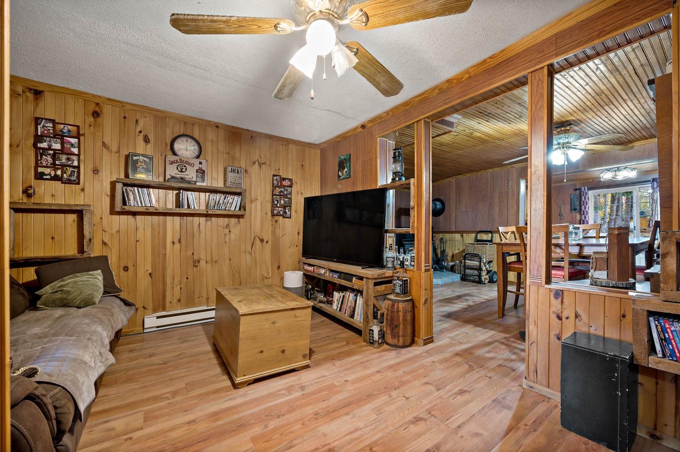 Living room - 121 Crois. Des Trois-Lacs, Lantier, QC - Indoor