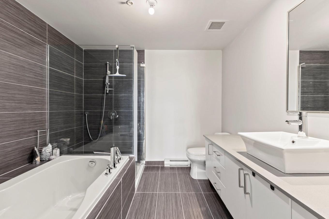 Salle de bains attenante à la CCP - 309-4975 Rue Jean-Talon O., Montréal (Côte-Des-Neiges/Notre-Dame-De-Grâce), QC - Indoor Photo Showing Bathroom