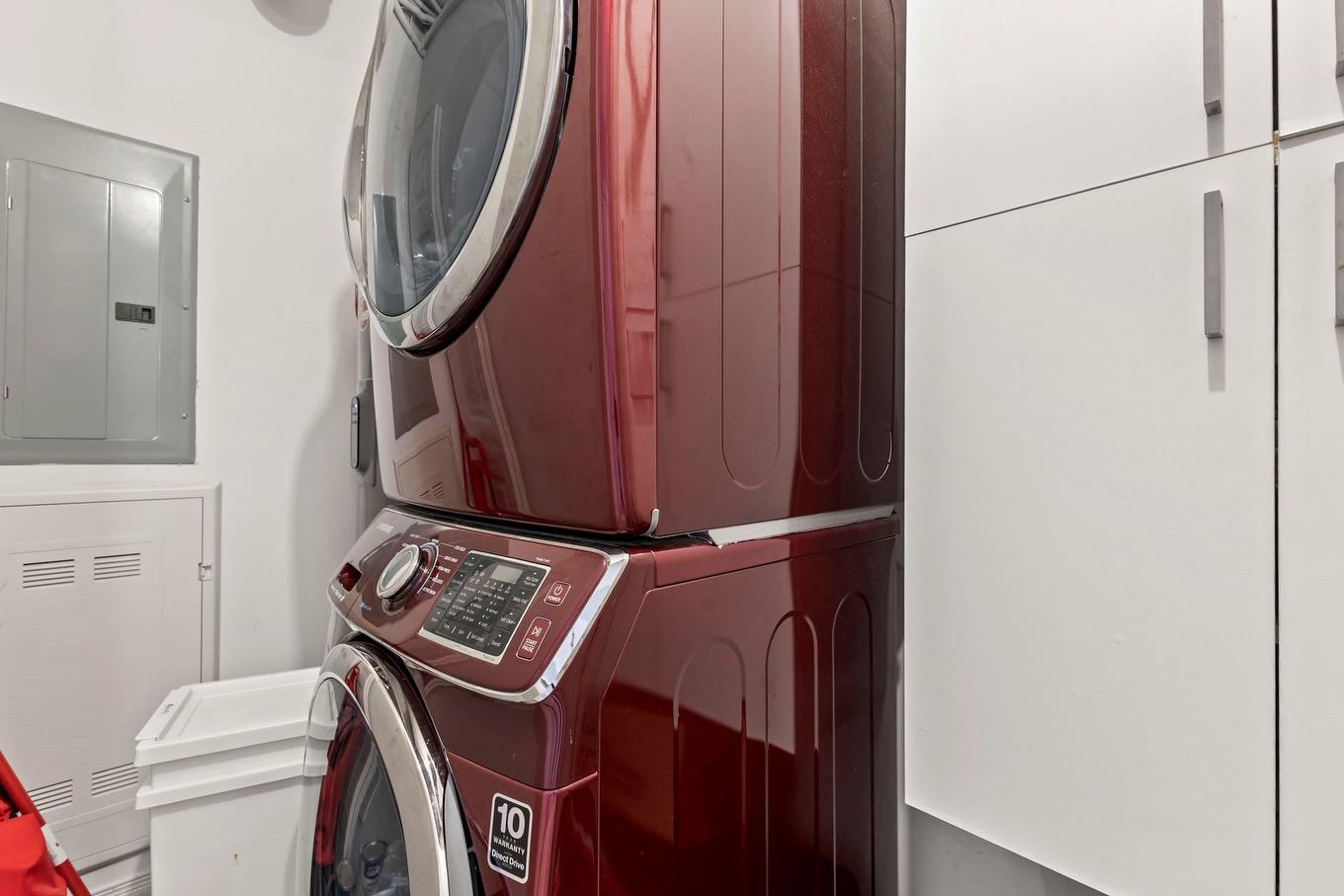 Salle d'eau - 309-4975 Rue Jean-Talon O., Montréal (Côte-Des-Neiges/Notre-Dame-De-Grâce), QC - Indoor Photo Showing Laundry Room