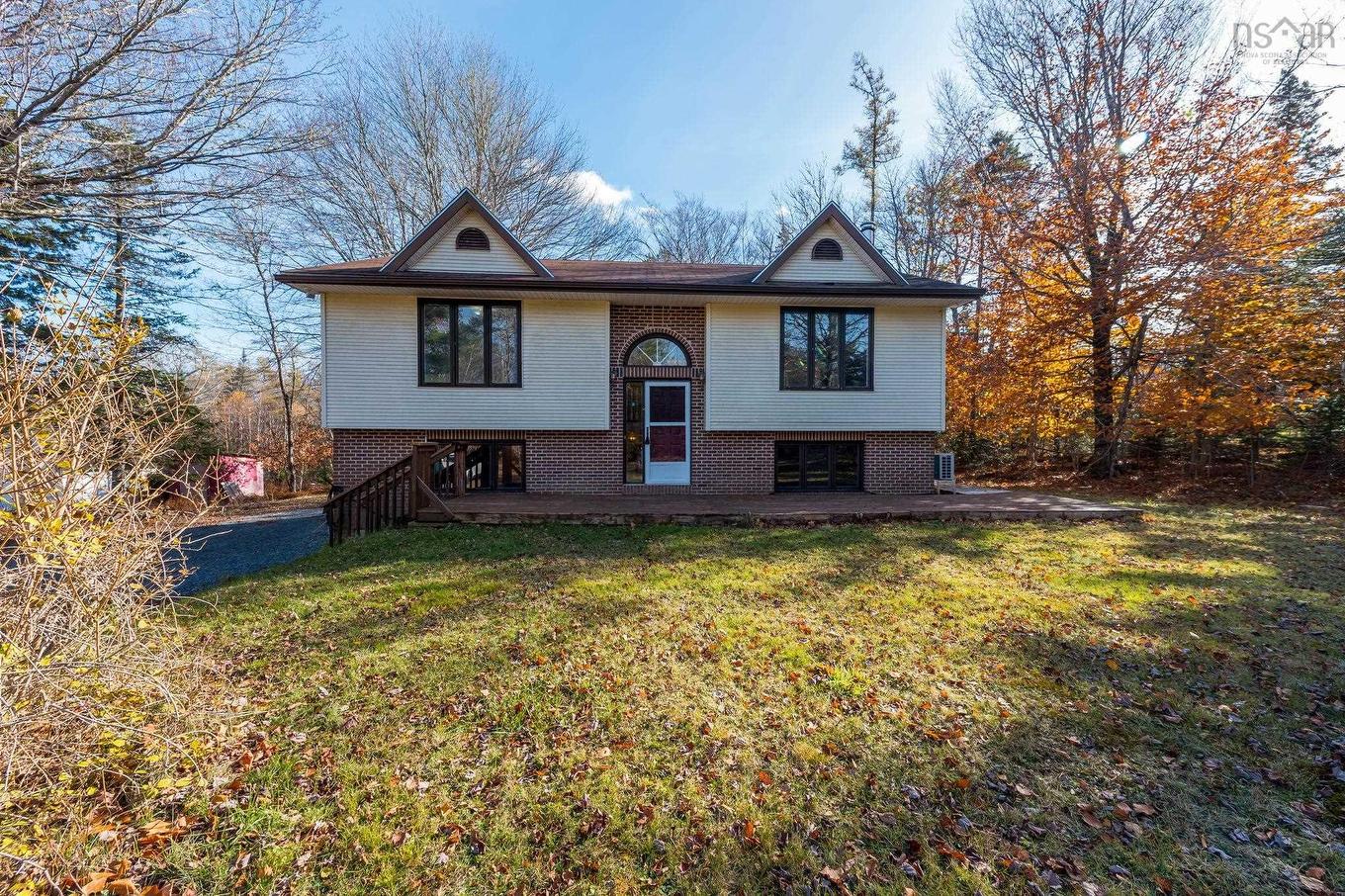 83 Samuel Oickle Road, West Clifford, NS