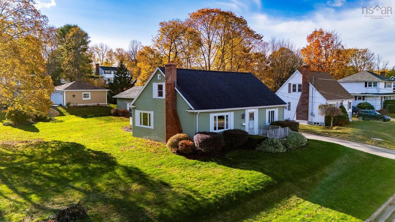 4 Montgomery Street, Kentville, NS