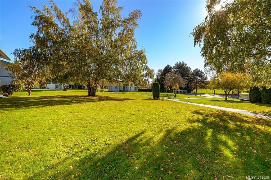 45-3987 Gordon Head Rd, Saanich, BC