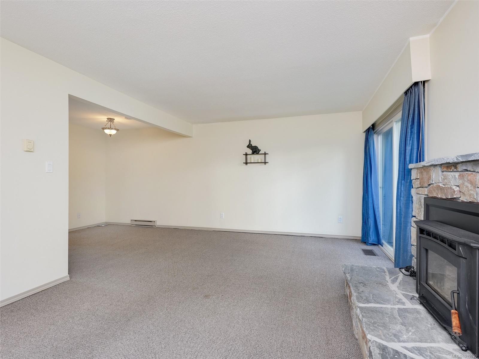 45-3987 Gordon Head Rd, Saanich, BC