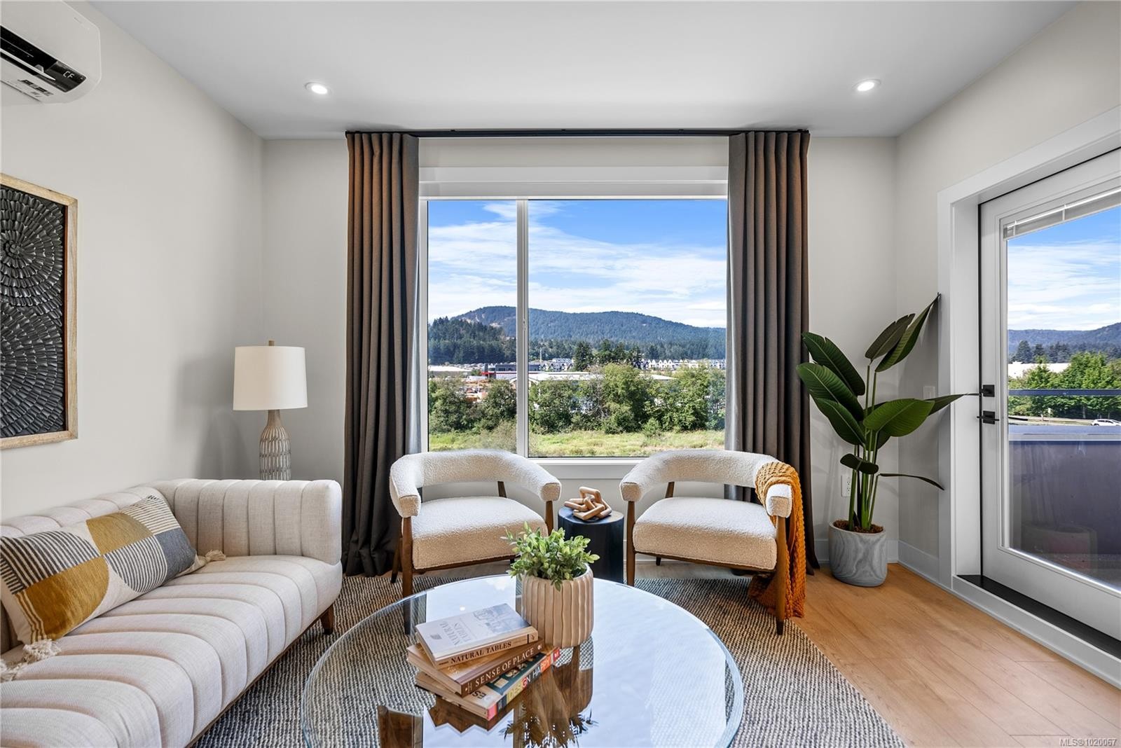 506-1371 Goldstream Ave, Langford, BC - Indoor Photo Showing Living Room