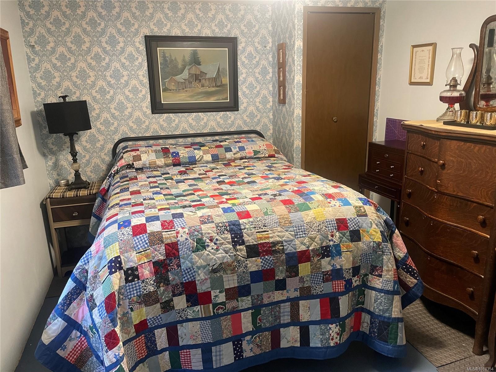 247 Huson Rd, Qualicum Beach, BC