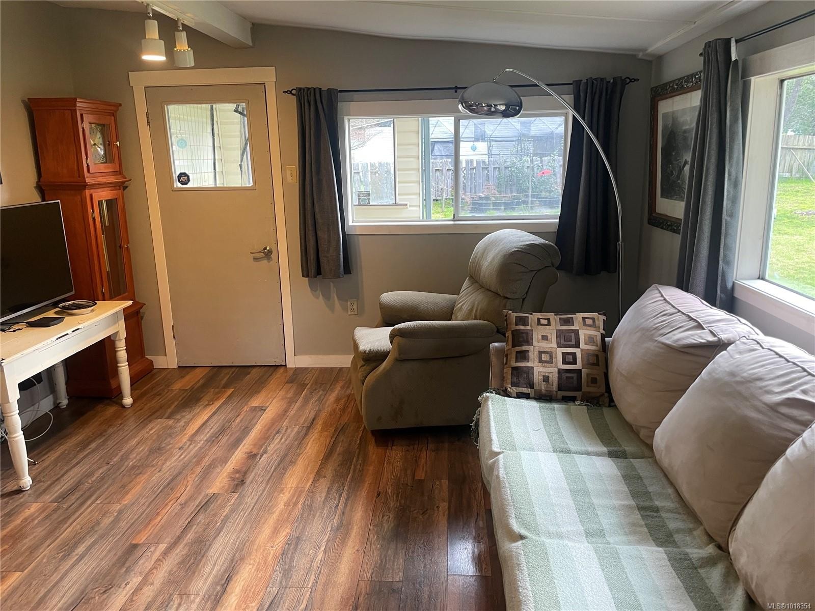 247 Huson Rd, Qualicum Beach, BC