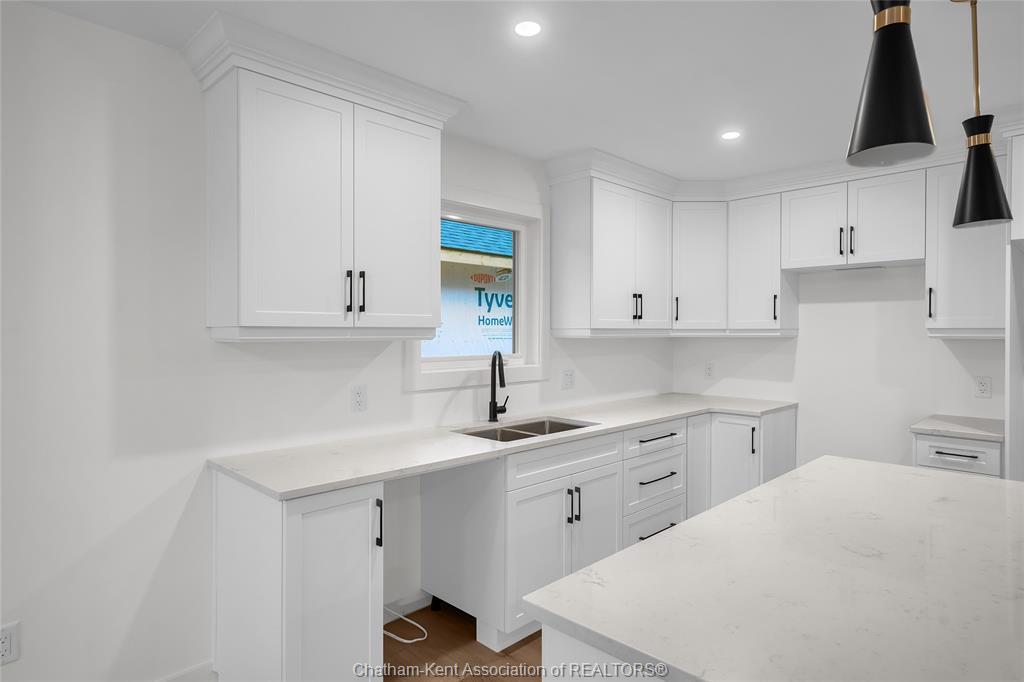 8 Cornerstone Place, Chatham, ON