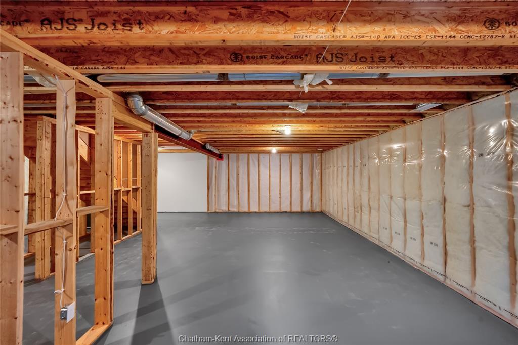 8 Cornerstone Place, Chatham, ON