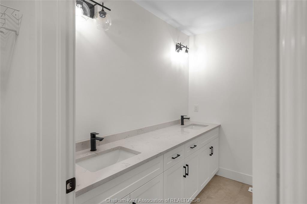 8 Cornerstone Place, Chatham, ON