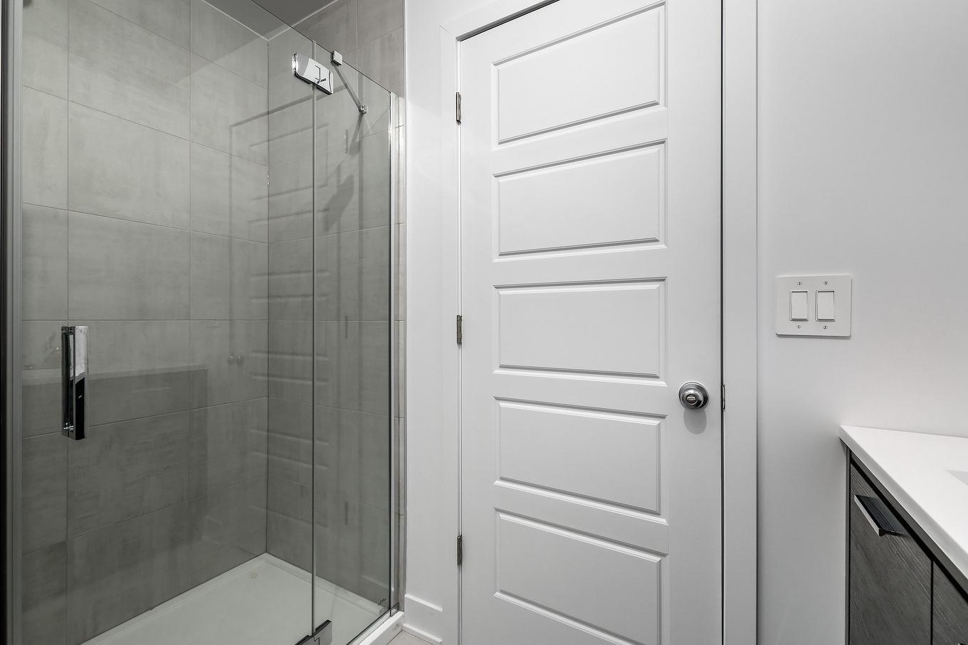 Bathroom - 7-6100 Rue De Lusa, Brossard, QC - Indoor Photo Showing Bathroom