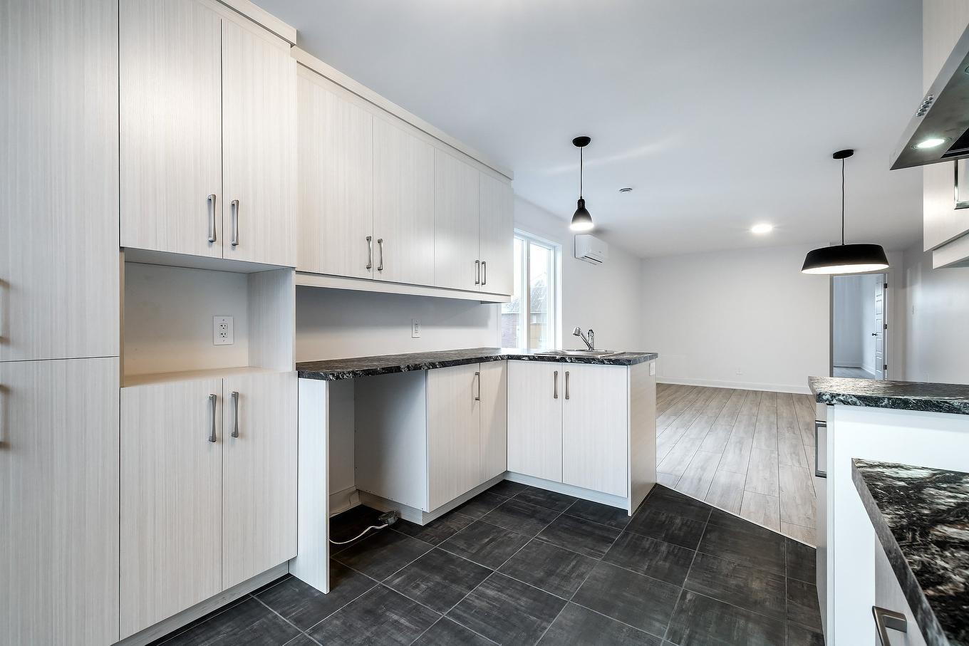 Kitchen - 7-6100 Rue De Lusa, Brossard, QC - Indoor Photo Showing Kitchen