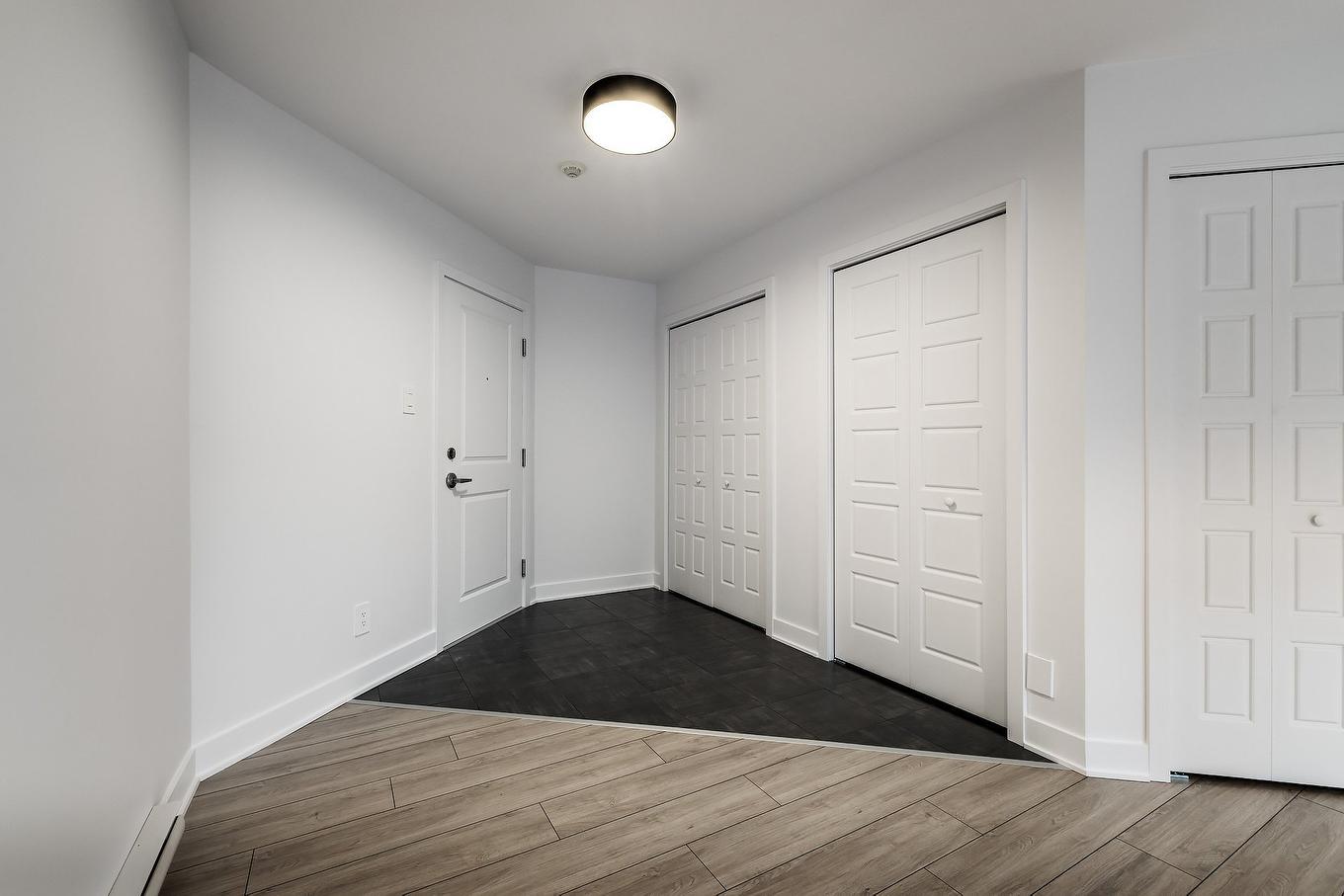 Hall - 7-6100 Rue De Lusa, Brossard, QC - Indoor Photo Showing Other Room