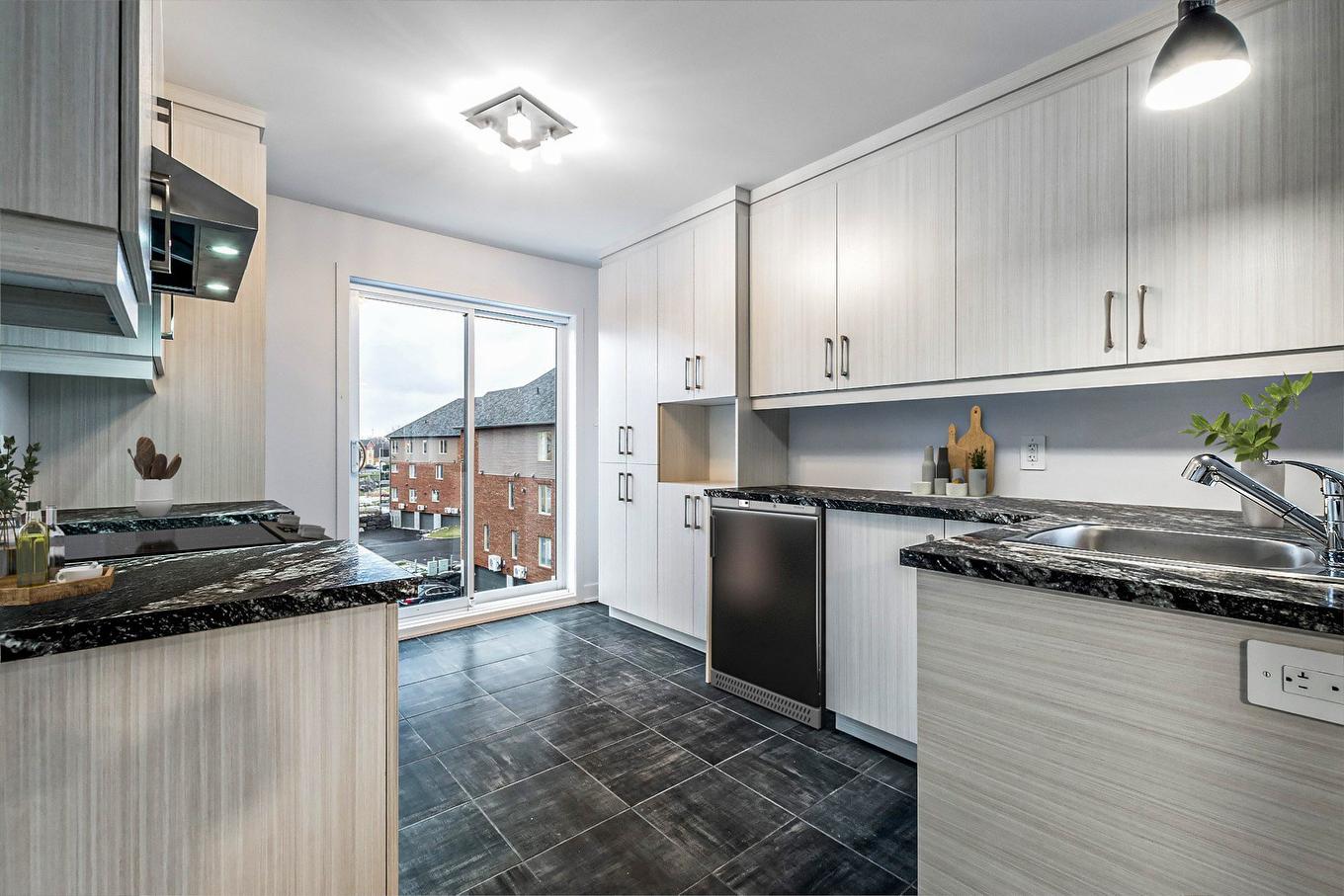 Kitchen - 7-6100 Rue De Lusa, Brossard, QC - Indoor Photo Showing Kitchen