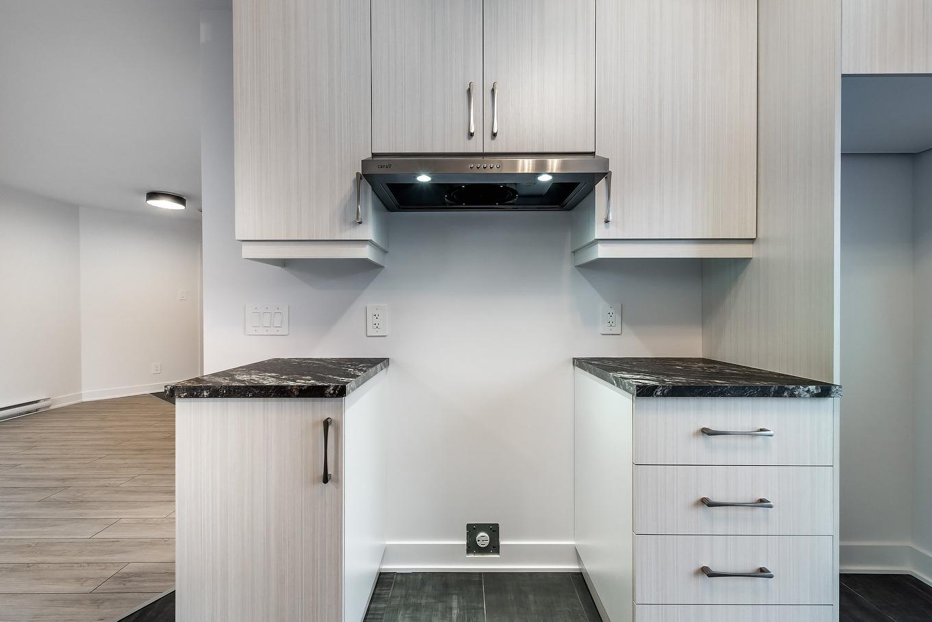 Kitchen - 7-6100 Rue De Lusa, Brossard, QC - Indoor Photo Showing Kitchen