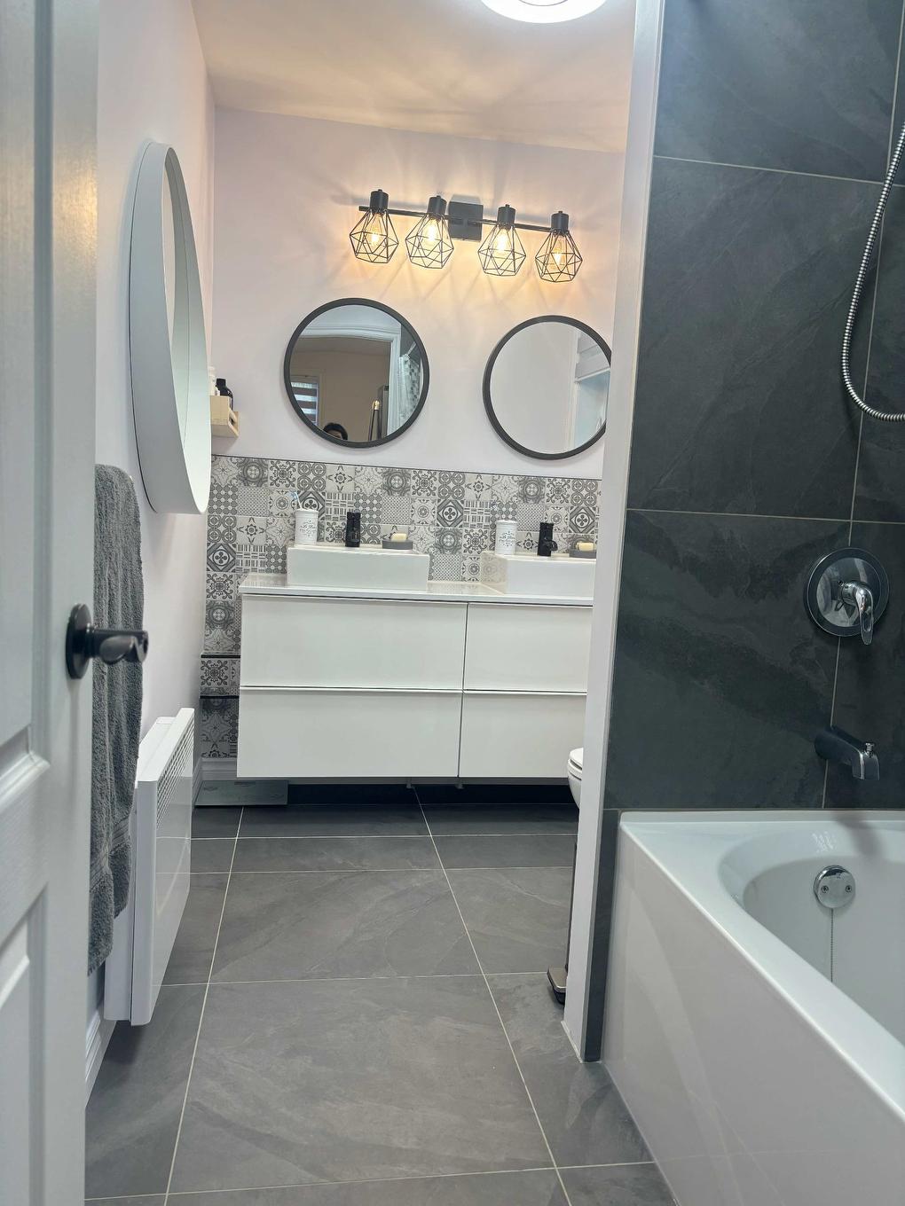 Salle de bains - 831 Ch. De La Montagne, Sainte-Agathe-Des-Monts, QC - Indoor Photo Showing Bathroom