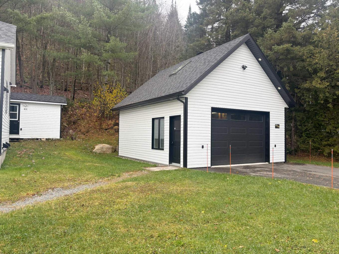 Garage - 831 Ch. De La Montagne, Sainte-Agathe-Des-Monts, QC - Outdoor With Exterior