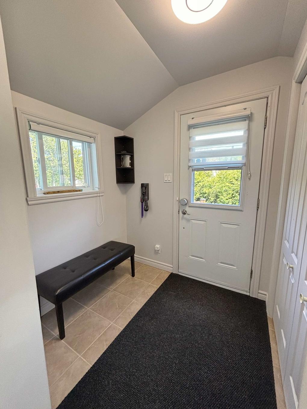 Hall d'entrée/Vestibule - 831 Ch. De La Montagne, Sainte-Agathe-Des-Monts, QC - Indoor Photo Showing Other Room