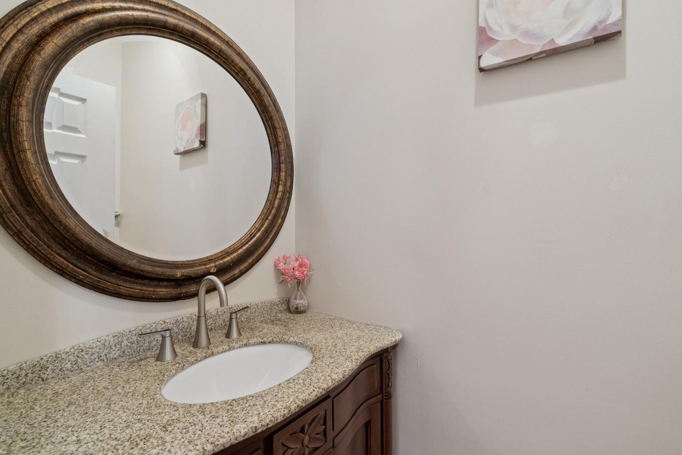 Powder room - 263 Rue Des Échevins, Saint-Jean-Sur-Richelieu, QC - Indoor Photo Showing Bathroom