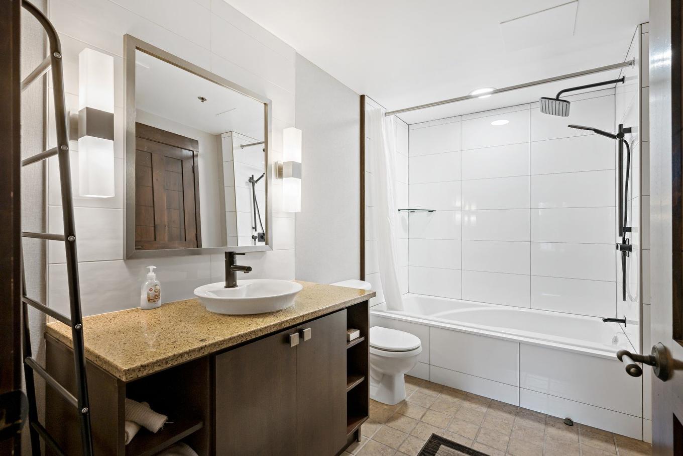 Salle de bains - 21-150 Ch. Du Curé-Deslauriers, Mont-Tremblant, QC - Indoor Photo Showing Bathroom