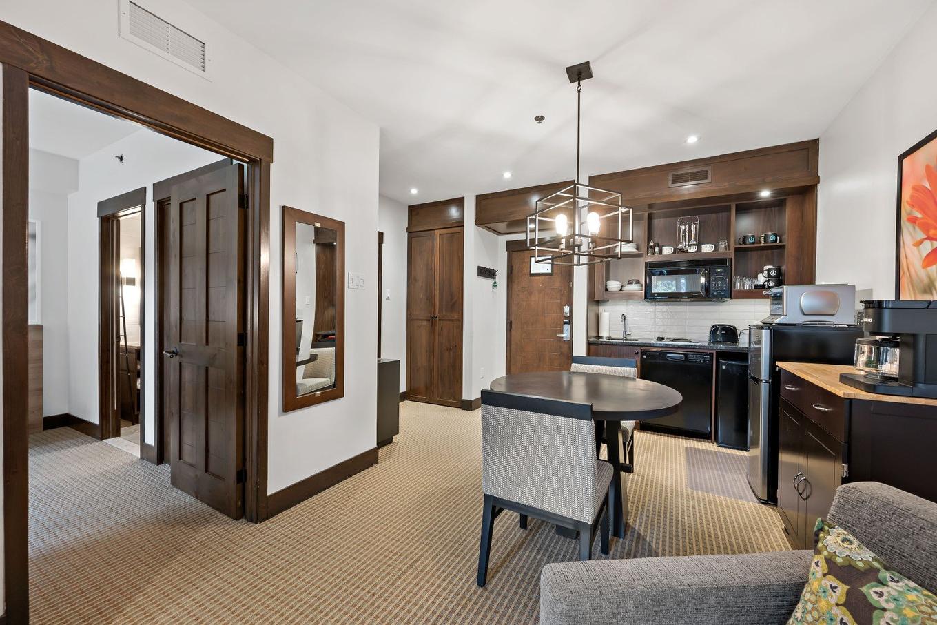 Salle à manger - 21-150 Ch. Du Curé-Deslauriers, Mont-Tremblant, QC - Indoor