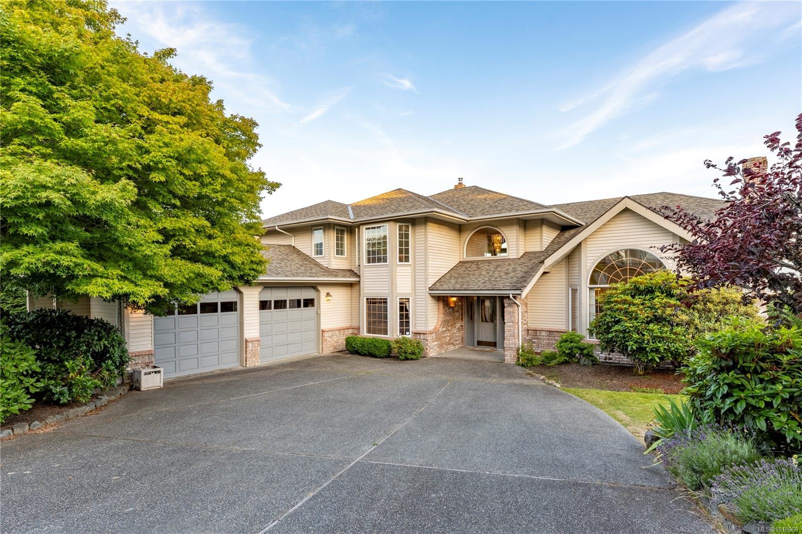 3303 Wavecrest Dr, Nanaimo, BC