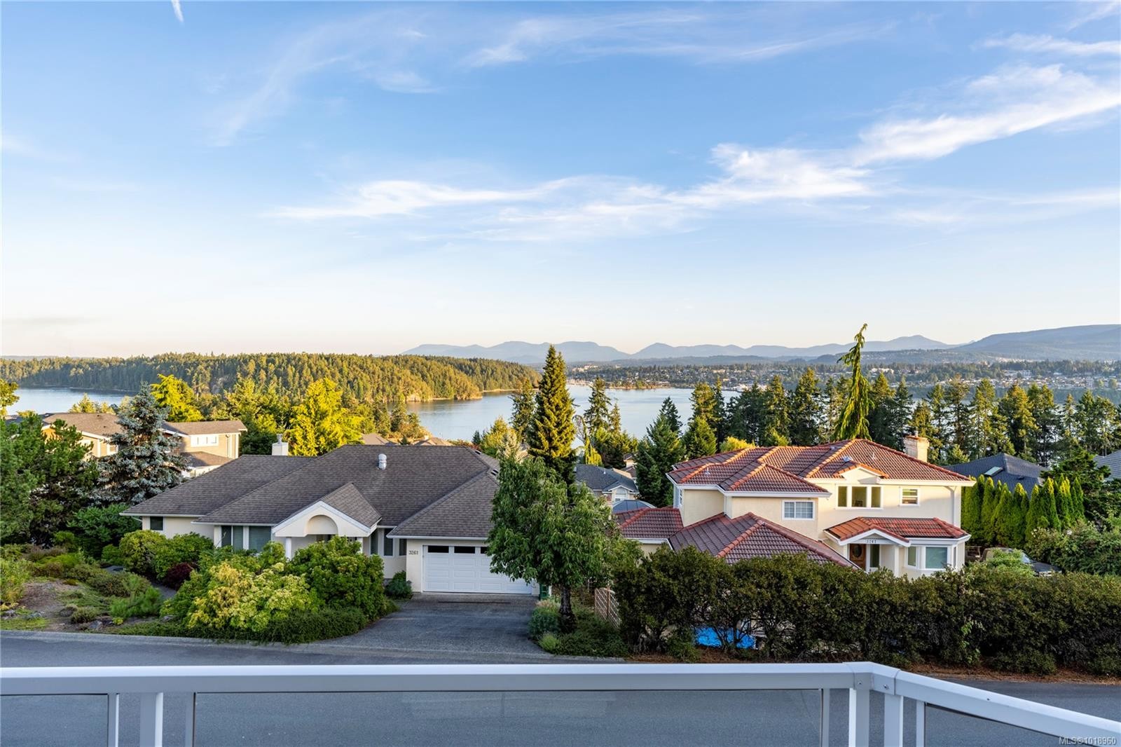 3303 Wavecrest Dr, Nanaimo, BC