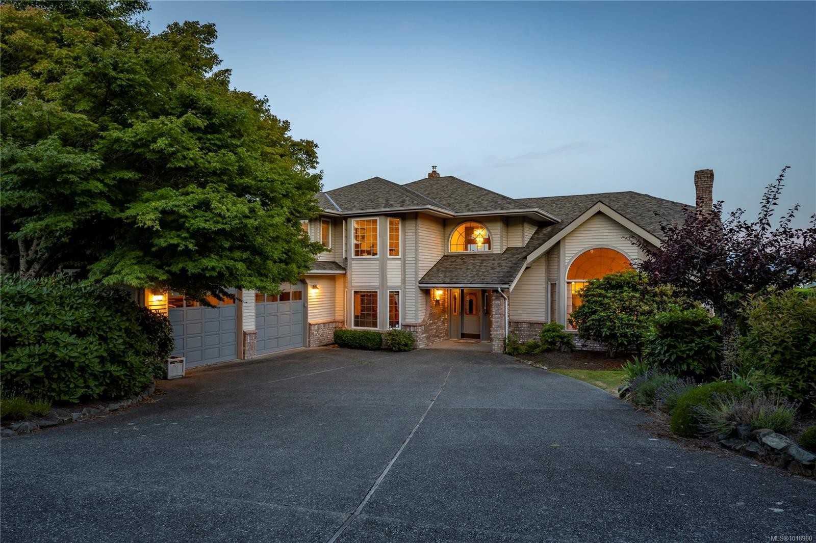 3303 Wavecrest Dr, Nanaimo, BC