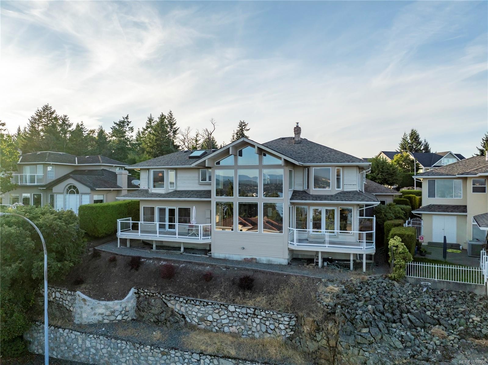 3303 Wavecrest Dr, Nanaimo, BC