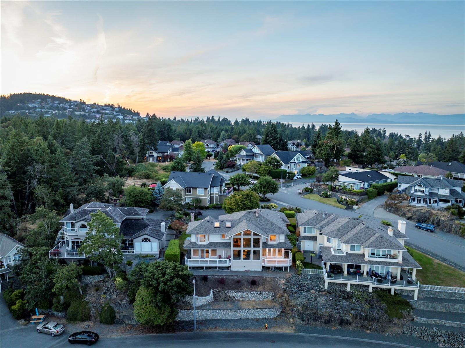 3303 Wavecrest Dr, Nanaimo, BC