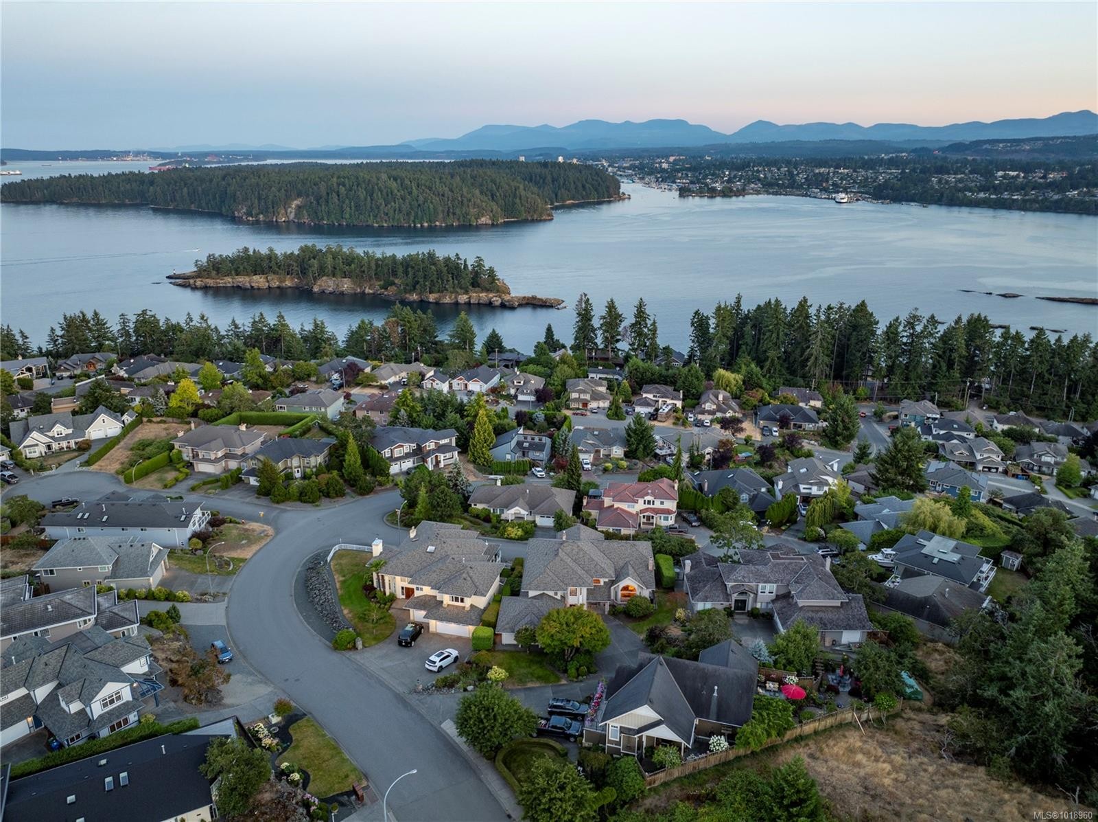 3303 Wavecrest Dr, Nanaimo, BC